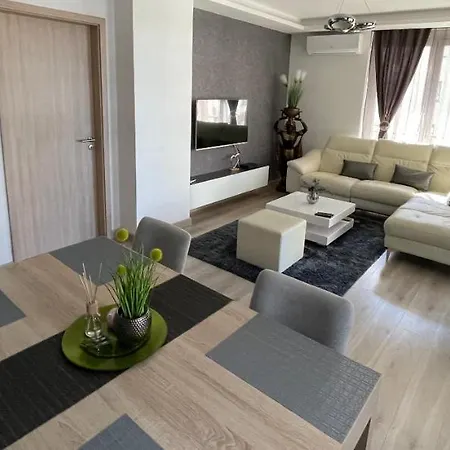 N.cristian Apartament Budapesta